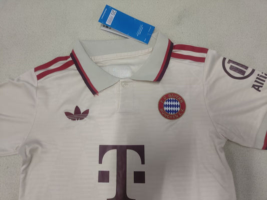 Kit de niño Bayern Münich alternativa 24/25 (ver descripción)