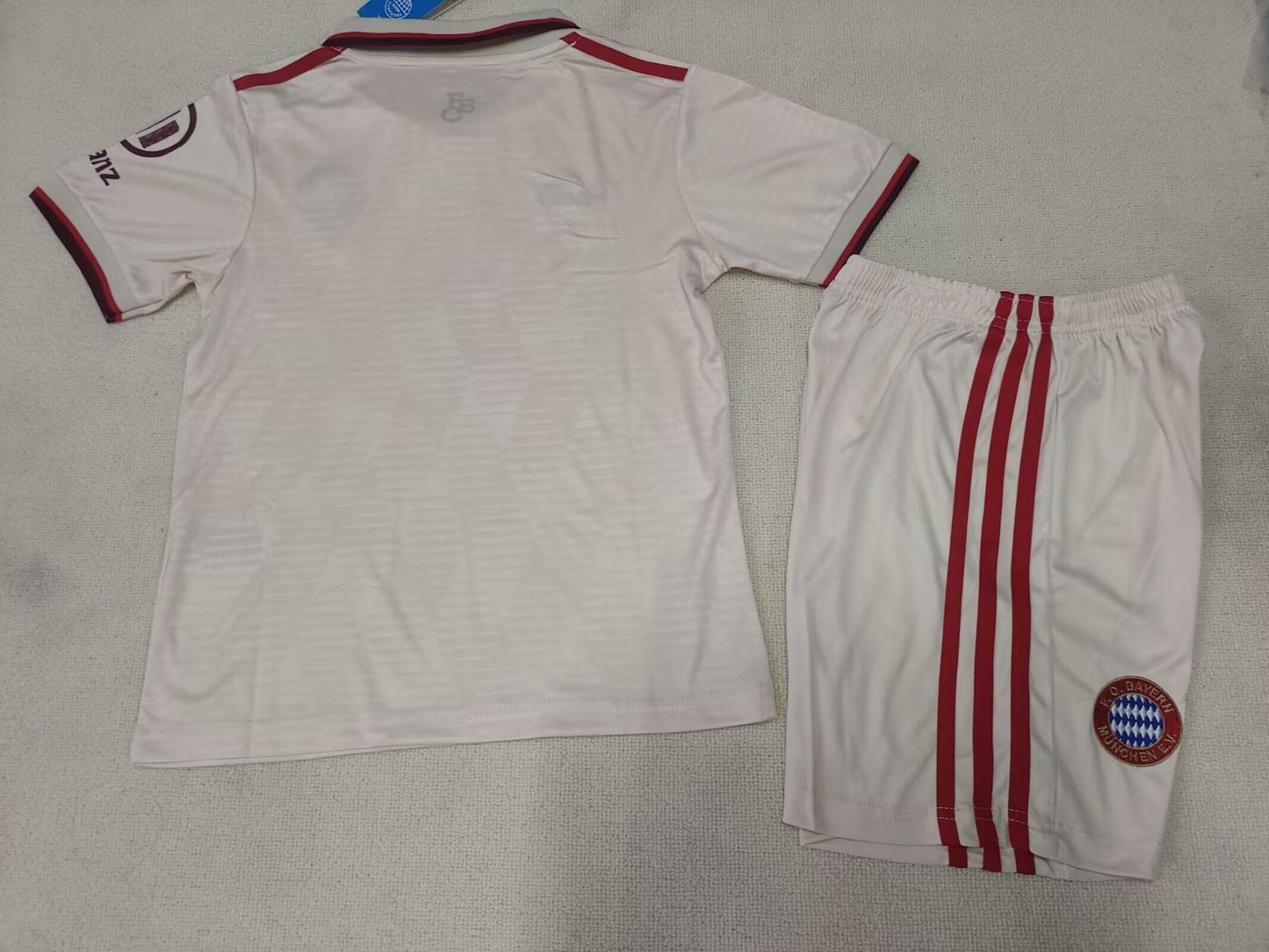 Kit de niño Bayern Münich alternativa 24/25 (ver descripción)