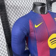 Barcelona local 25/26 manga larga versión jugador - Imagen 4