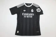 Real Madrid portero color negro 25/26 versión jugador
