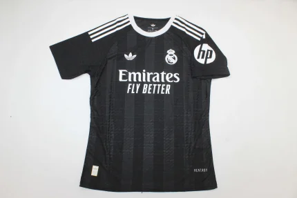 Real Madrid portero color negro 25/26 versión jugador