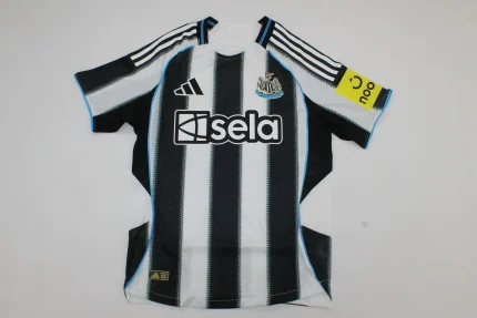 Newcastle United local 25/26 version jugador