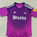 Newcastle United portero color lila  25/26