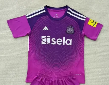 Newcastle United portero color lila  25/26