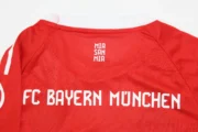 Kit de niño Bayern Münich local versión jugador 25/26 - Imagen 11
