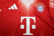 Kit de niño Bayern Münich local versión jugador 25/26 - Imagen 7