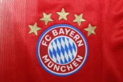 Bayern Münich local 25/26 manga larga versión jugador - Imagen 2