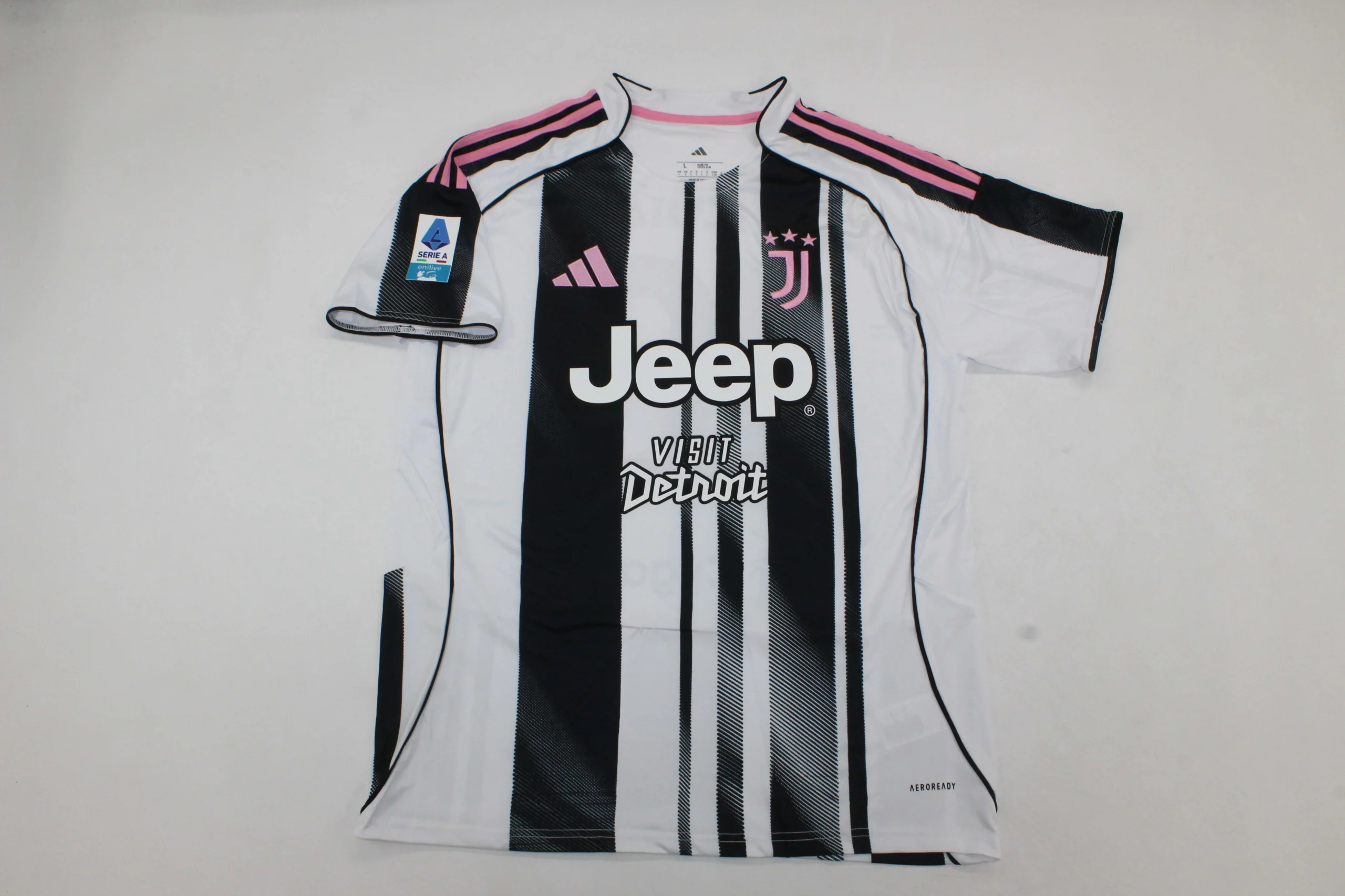 Clubes26-Juventus-local-portada Juventus local 25/26 - Imagen 1