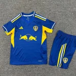 Kit de niño Leeds United visitante 25/26