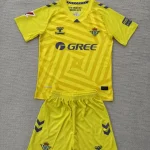 Kit de niño Real Betis portero color amarillo 25/26