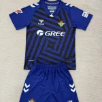 Kit de niño Real Betis portero color azul 25/26
