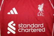 Liverpool local 25/26 versión jugador - Imagen 10