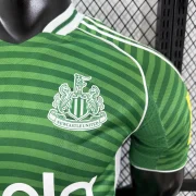 Newcastle United visitante 25/26 version jugador - Imagen 6