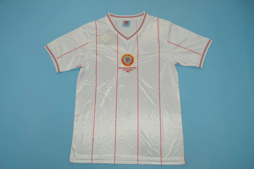 Retro-Clubes-Aston-Villa-81-82-portada Aston Villa retro 81/82 - Imagen 1