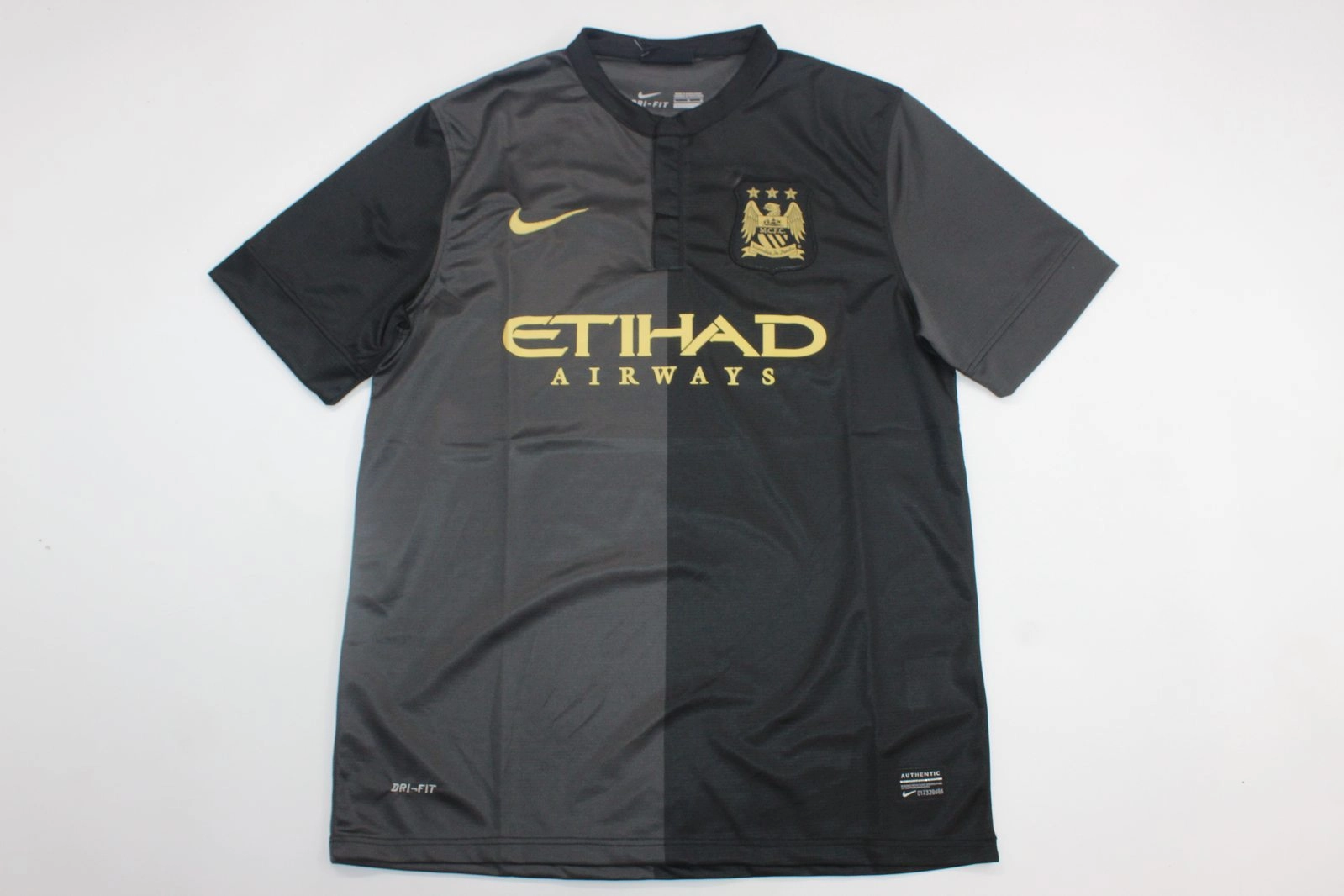 Retro-Clubes-Manchester-City-13-14-alternativa-portada Manchester City retro 13/14 alternativa - Imagen 1