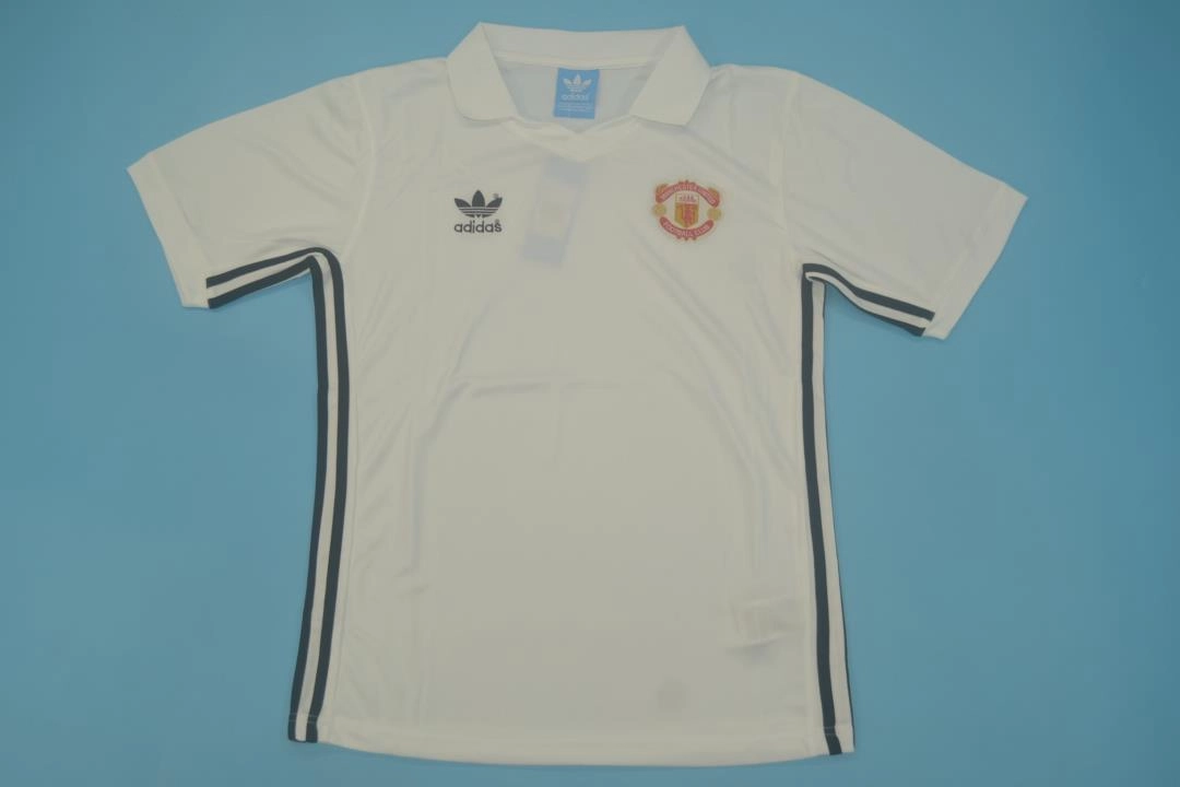 Retro-Clubes-Manchester-United-80-82-visitante-portada Manchester United retro 80/82 visitante - Imagen 1