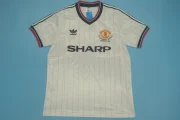 Manchester United retro 83/84 visitante