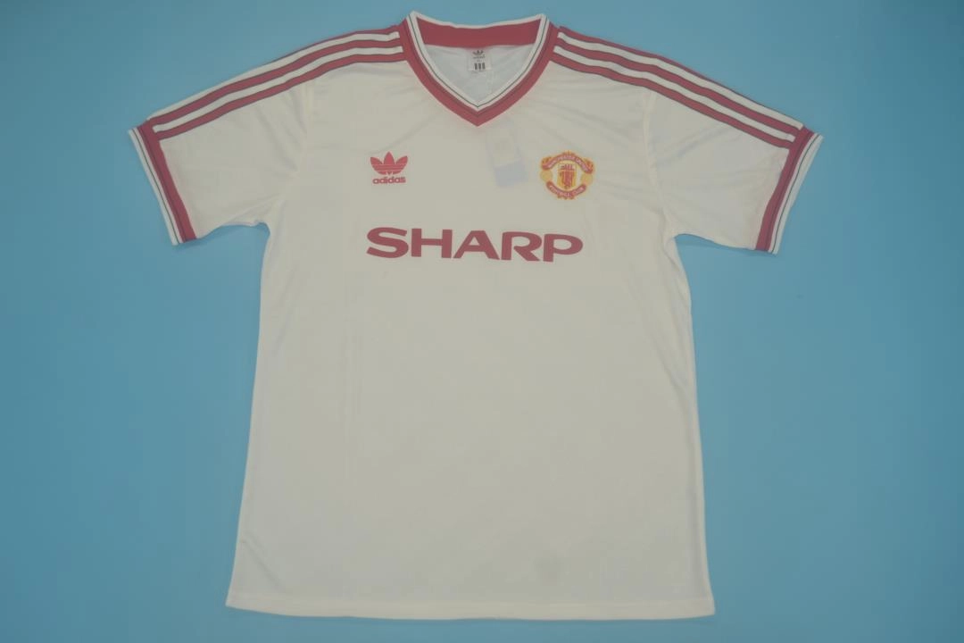 Retro-Clubes-Manchester-United-86-88-alternativa-portada Manchester United retro 86/88 alternativa - Imagen 1