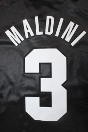 Milán retro 98/99 alternativa - Imagen 6