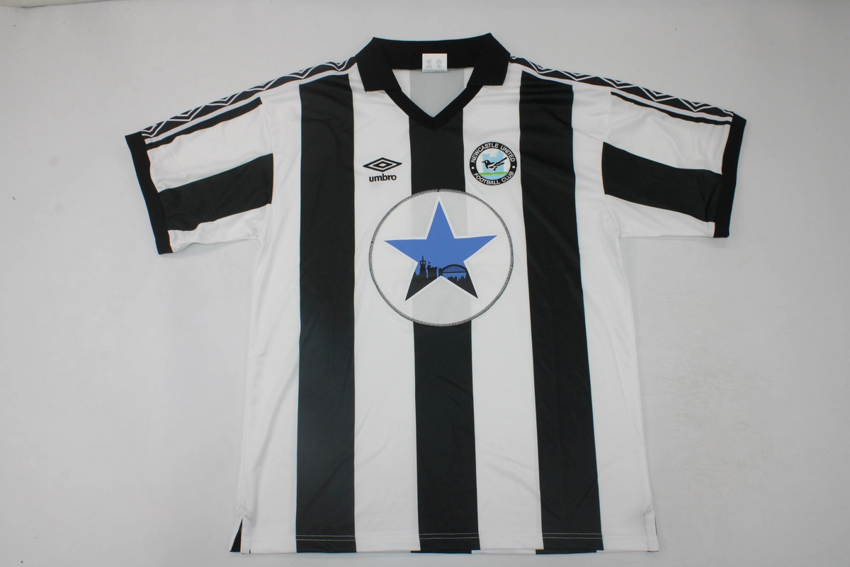 Retro-Clubes-Newcastle-United-80-82-local-portada Newcastle United retro 80/82 - Imagen 1