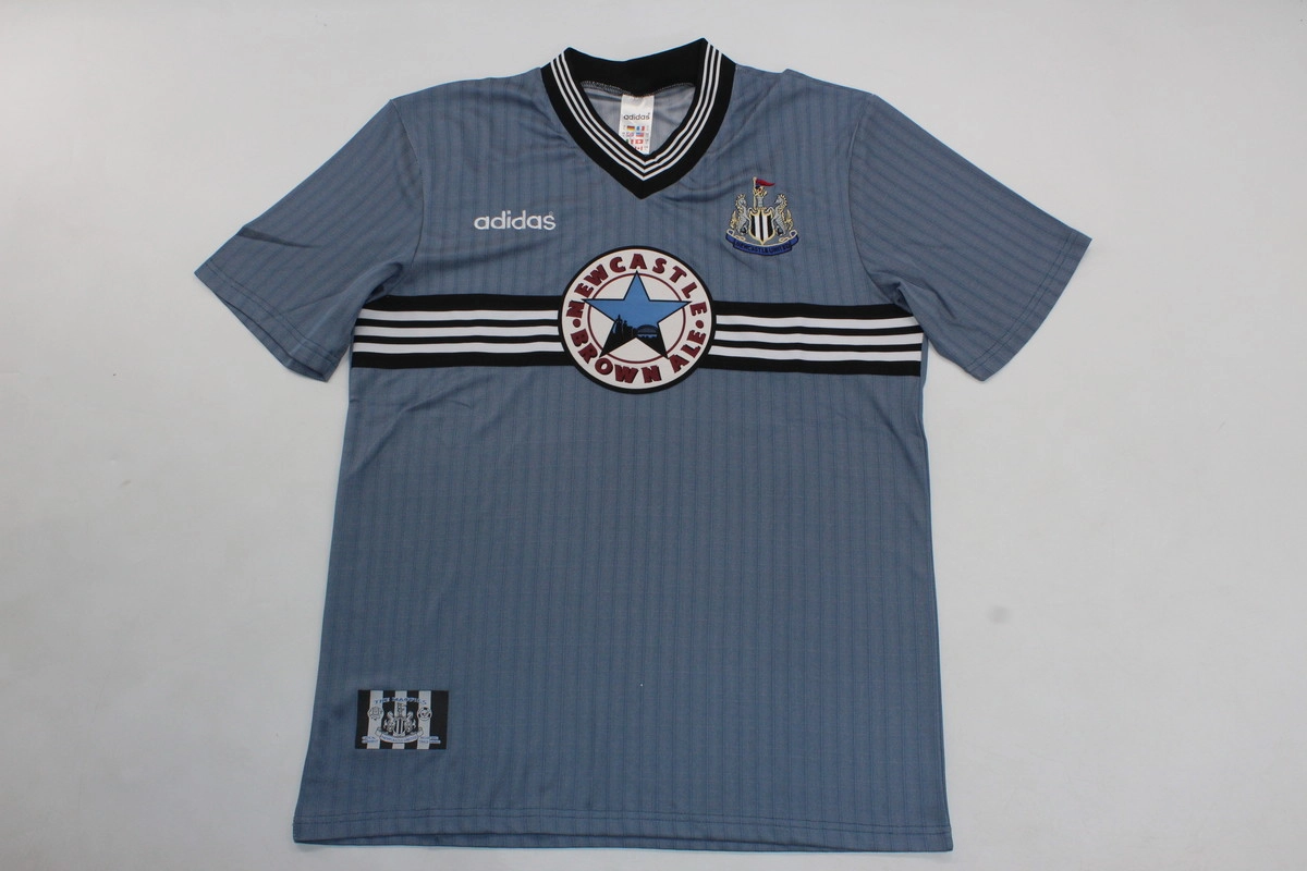 Retro-Clubes-Newcastle-United-96-97-visitante-portada Newcastle United retro 96/97 visitante - Imagen 1
