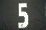Real Madrid retro 04/05 visitante - Imagen 16