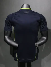 Real Madrid retro 10/11 visitante version jugador - Imagen 2