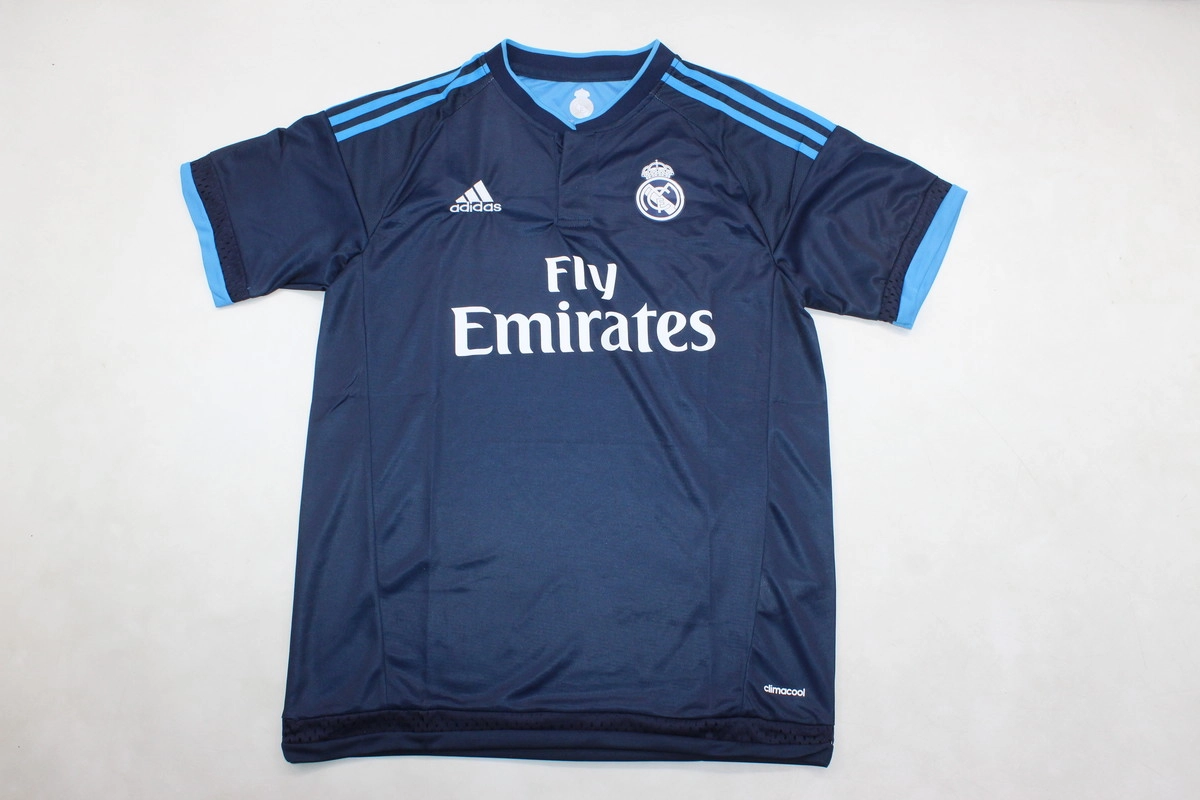 Retro-Clubes-Real-Madrid-15-16-alternativa-portada Real Madrid retro 15/16 alternativa - Imagen 1