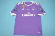 Real Madrid retro 16/17 visitante - Imagen 13