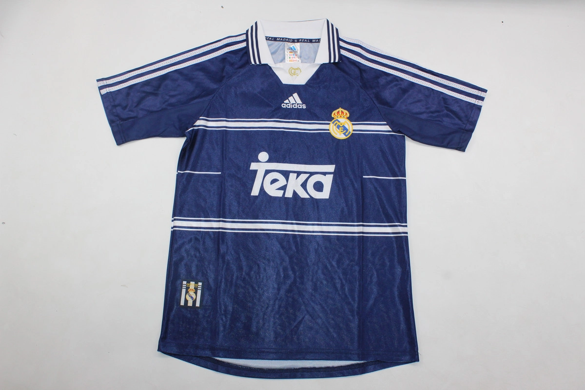 Retro-Clubes-Real-Madrid-98-99-visitante-portada Real Madrid retro 98/99 visitante - Imagen 1