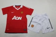 Kit de niño Manchester United retro 10/11 local