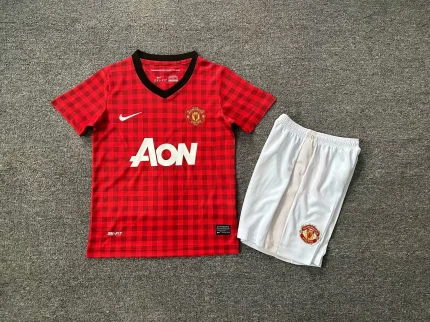 Kit de niño Manchester United retro 12/13