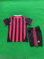 Kit de niño Milan retro 09/10 local - Imagen 2