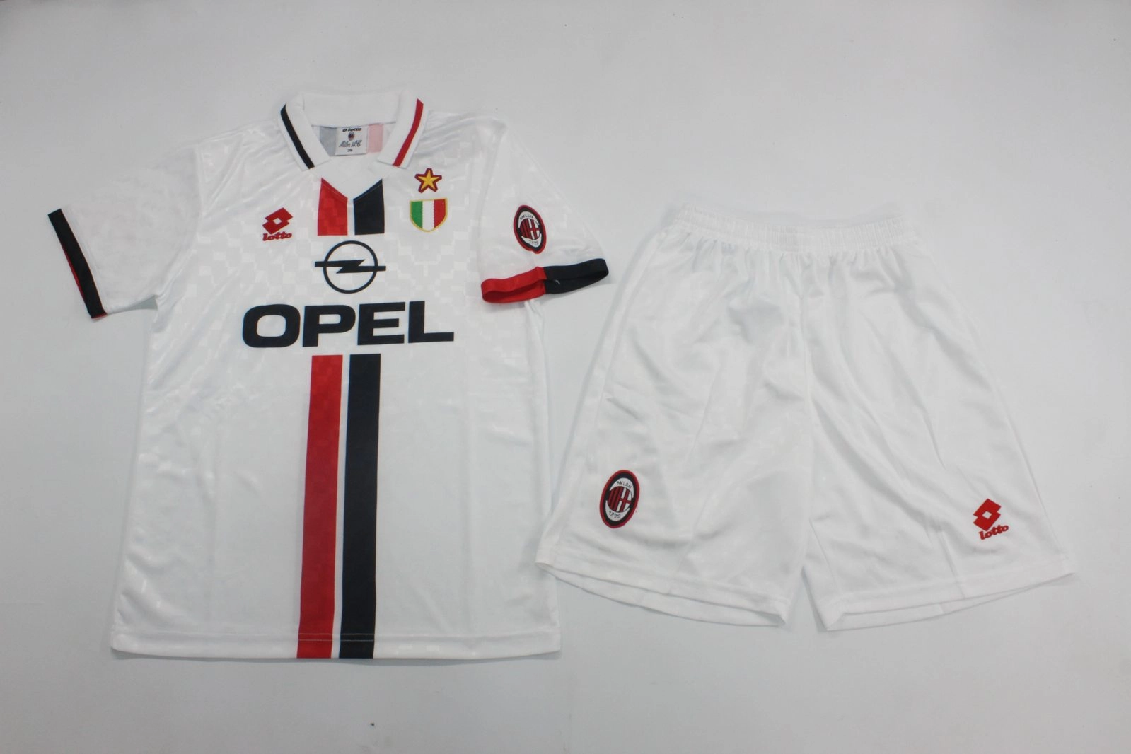 Retro-Kit-de-Niño-Milan-96-97-visitante-portada Kit de niño Milán retro 96/97 visitante - Imagen 1