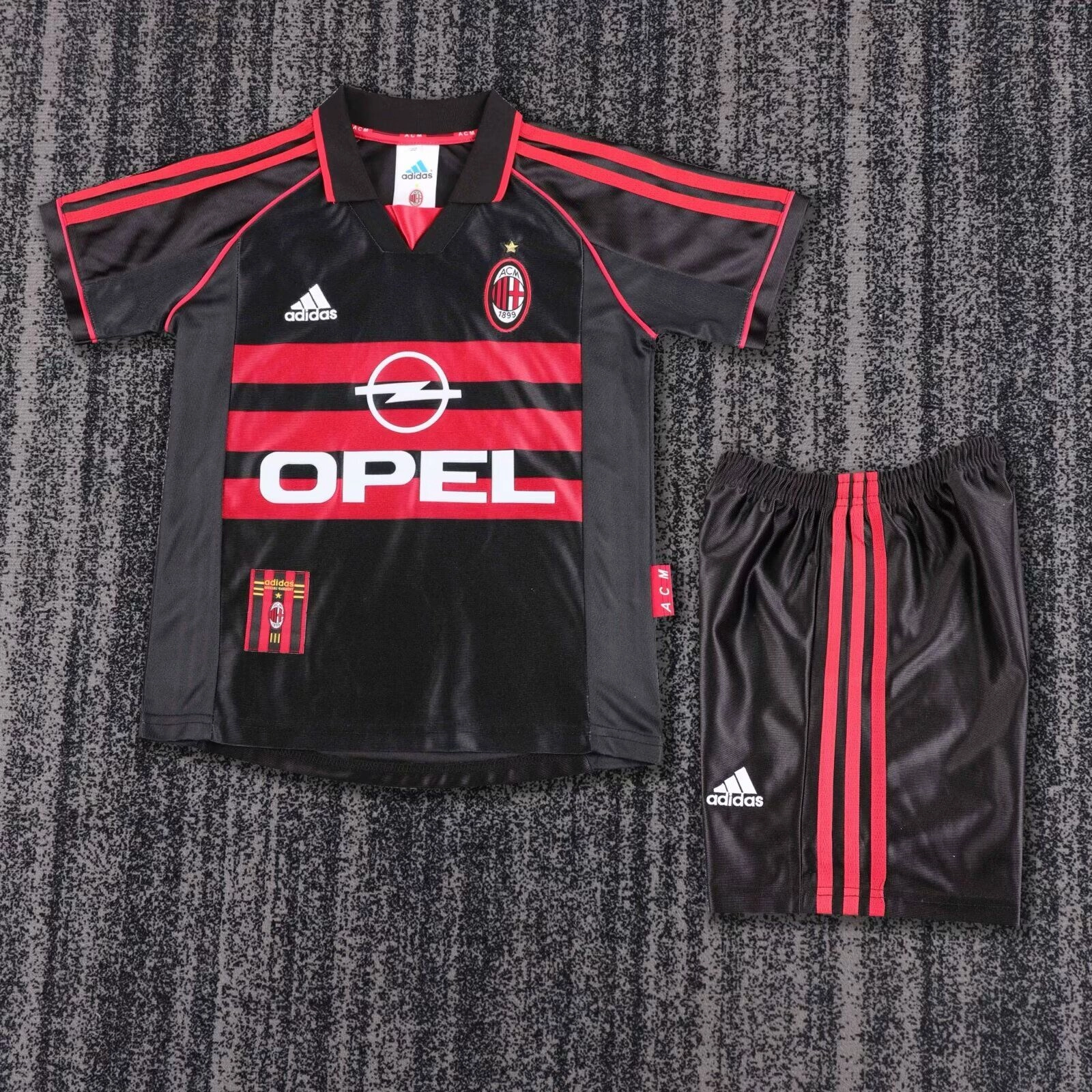Retro-Kit-de-Niño-Milan-98-99-visitante-portada Kit de niño Milan retro 98/99 visitante - Imagen 1