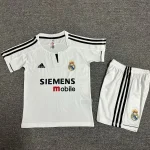 Kit de niño Real Madrid retro 03/04 local