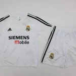 Kit de niño Real Madrid retro 04/05 local