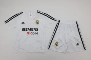 Kit de niño Real Madrid retro 04/05 local