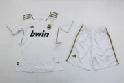 Kit de niño Real Madrid retro 11/12 local