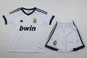Kit de niño Real Madrid retro 12/13 local