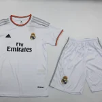 Kit de niño Real Madrid retro 13/14 local