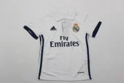 Kit de niño Real Madrid retro 16/17 local - Imagen 13