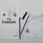 Kit de niño Real Madrid retro 16/17 local
