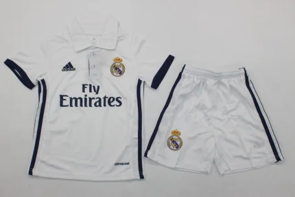 Kit de niño Real Madrid retro 16/17 local