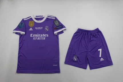 Kit de niño Real Madrid retro 16/17 visitante