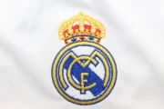 Kit de niño Real Madrid retro 17/18 local manga larga - Imagen 12