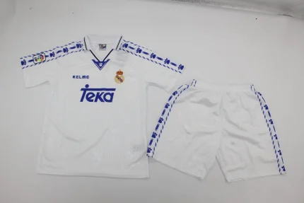 Kit de niño Real Madrid retro 96/97 local