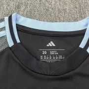 Kit de niño Aston Villa visitante 25/26 - Imagen 4