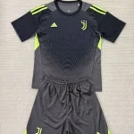 Kit de niño Juventus portero color gris 25/26