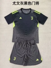 Kit de niño Juventus portero color gris 25/26